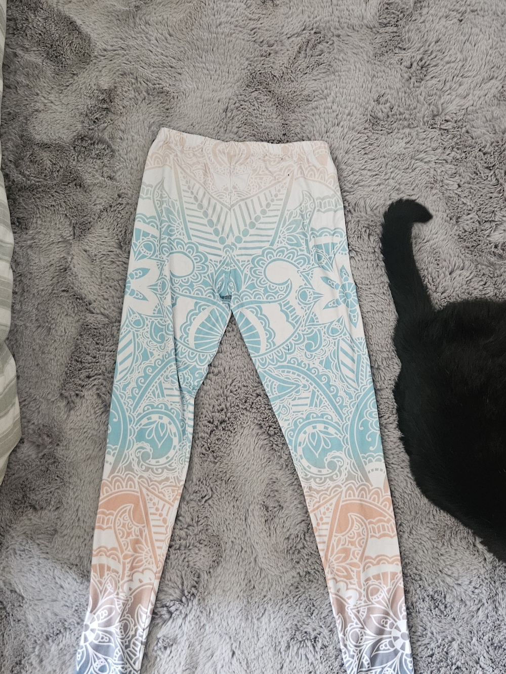 YOGA Ombre Paisley Leggings in Mint & Peach